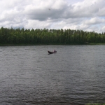 Joessa on ilo kalastaa.